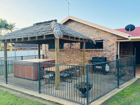 Avoca House - Taree Accommodation 3