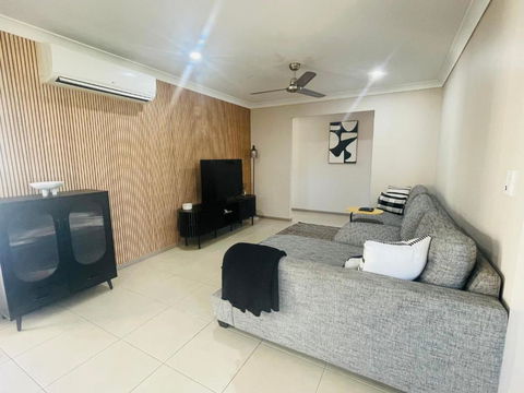 Avoca House - Taree Accommodation 0