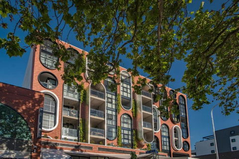 Awesome Brooklyn Inspired Stay - Mt Ainslie View - Taree Accommodation 3
