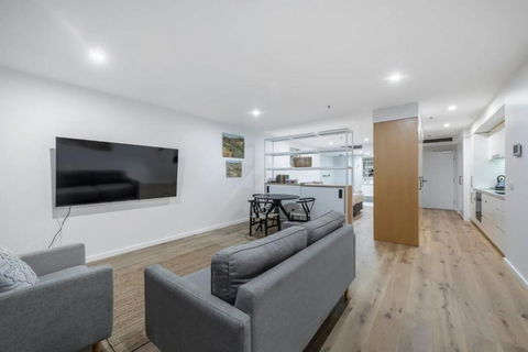 Architectural Delight On Lonsdale - Taree Accommodation 2