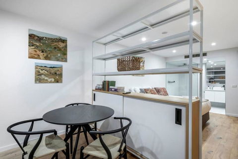 Architectural Delight On Lonsdale - Taree Accommodation 3