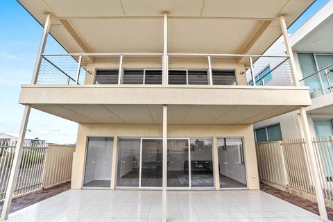Avaya Sellicks Beachfront Getaway- Wifi - Taree Accommodation 3