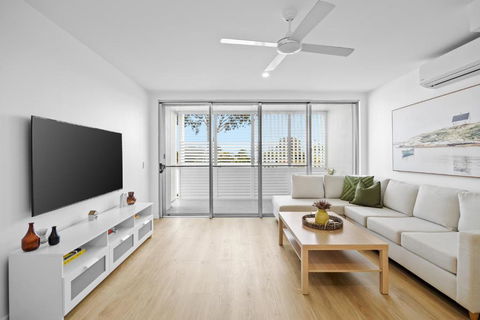 Azure River Side Townhouse - Taree Accommodation 2