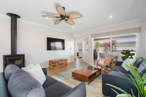 AZZURE On WATERVILLE - Taree Accommodation 2