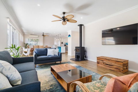 AZZURE On WATERVILLE - Taree Accommodation 3