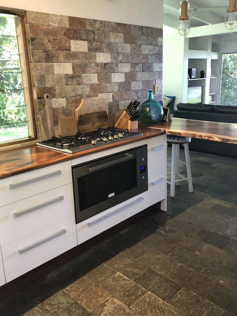 Cairns Beach House Our Oasis - Taree Accommodation 11