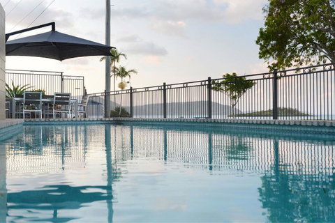 Whitsunday Waterfront Apartments - Taree Accommodation 12
