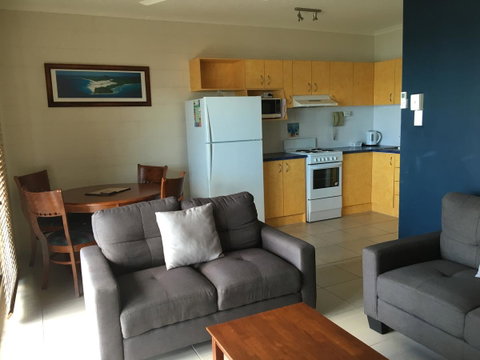 Whitsunday Waterfront Apartments - Taree Accommodation 18