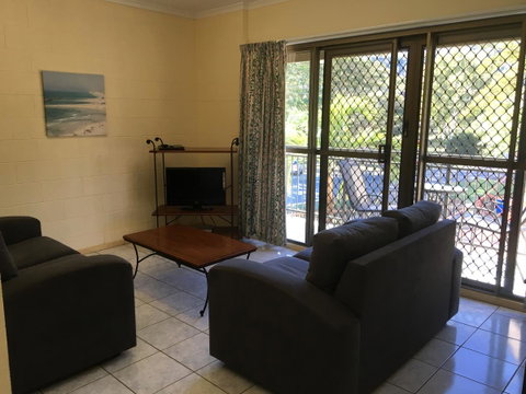 Whitsunday Waterfront Apartments - Taree Accommodation 24