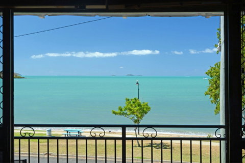 Whitsunday Waterfront Apartments - Taree Accommodation 14