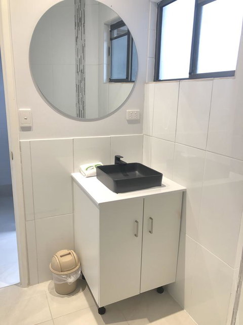Whitsunday Waterfront Apartments - Taree Accommodation 4