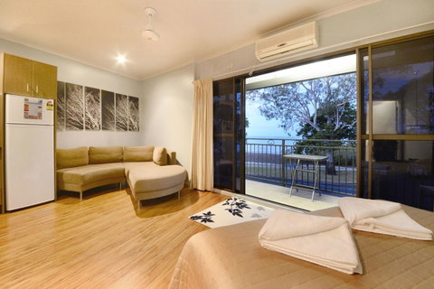 Whitsunday Waterfront Apartments - Taree Accommodation 2