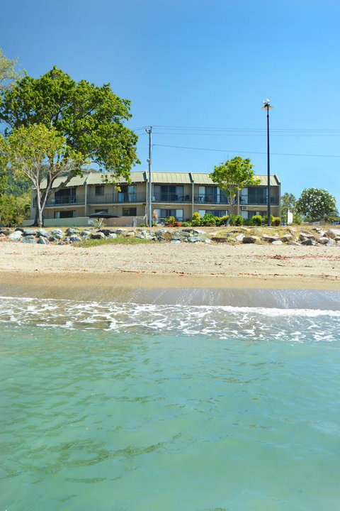 Whitsunday Waterfront Apartments - Taree Accommodation 0
