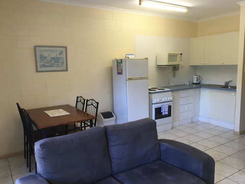 Whitsunday Waterfront Apartments - Taree Accommodation 21