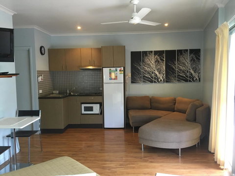 Whitsunday Waterfront Apartments - Taree Accommodation 17