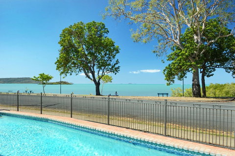 Whitsunday Waterfront Apartments - Taree Accommodation 11