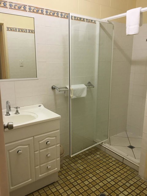 Whitsunday Waterfront Apartments - Taree Accommodation 29