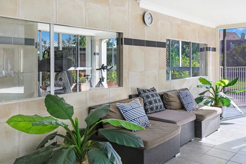 Pacific Regis Beachfront Holiday Apartments - Taree Accommodation 7