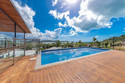 Viewpoint Holiday Home - Cannonvale - Taree Accommodation 0
