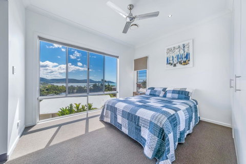 Viewpoint Holiday Home - Cannonvale - Taree Accommodation 9