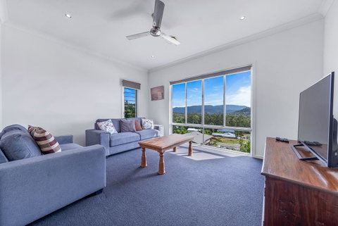 Viewpoint Holiday Home - Cannonvale - Taree Accommodation 8