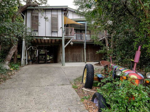 Five Bimba (Tractor House) - Taree Accommodation 0