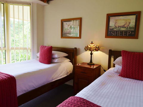 Apple Tree Cottage Montville - Taree Accommodation 8