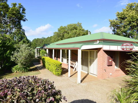 Apple Tree Cottage Montville - Taree Accommodation 3
