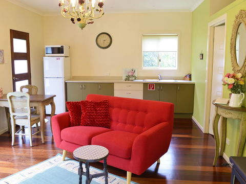 Apple Tree Cottage Montville - Taree Accommodation 16