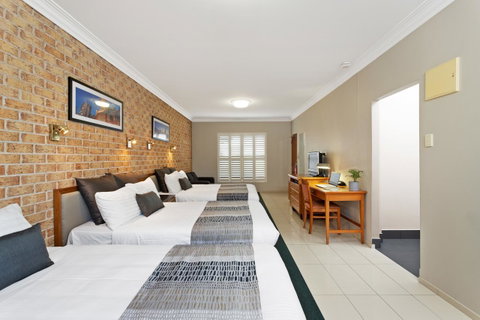 Coopers Colonial Motel - Taree Accommodation 3