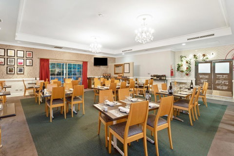 Coopers Colonial Motel - Taree Accommodation 11