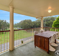 Immaculate Spacious Second Floor Unit Overlooking Pristine Parklands - Taree Accommodation