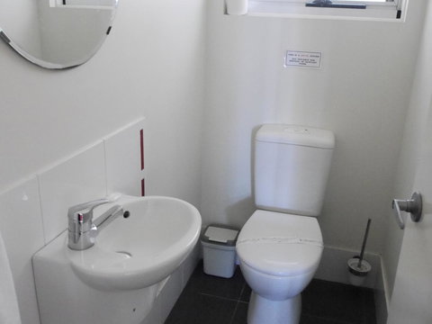 A AAA C-SHACK - Taree Accommodation 16