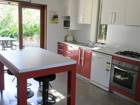 A AAA C-SHACK - Taree Accommodation 9