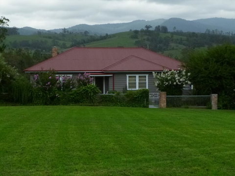 Mansfield Cottage Barrington - Taree Accommodation 0