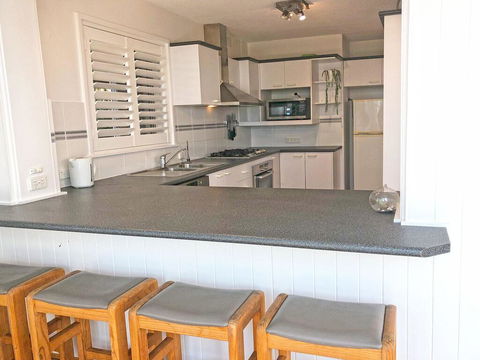 'Mooring One Downstairs', 23 Shoal Bay Rd - Fantastic Ground Floor Duplex With Views, WIFI And Air Conditioning - Taree Accommodation 2
