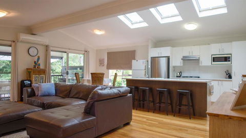 'RIVERSIDE RETREAT' 544 Ocean Drive, North Haven - Taree Accommodation 3