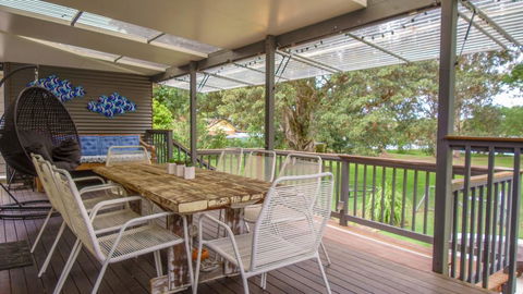 'RIVERSIDE RETREAT' 544 Ocean Drive, North Haven - Taree Accommodation 0