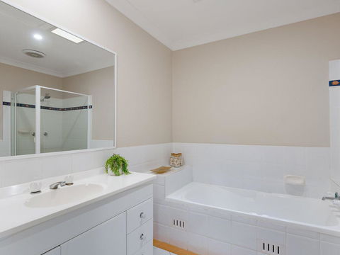 'Walk On Birubi', 1/40 Ocean Ave - Pet Friendly, WIFI, Boat Parking & Water Views - Taree Accommodation 1
