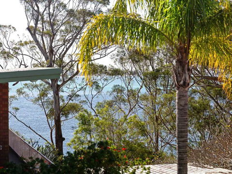 1 'Thurlow Lodge', 6 Thurlow Avenue - Air Conditioned & Pool In The Heart Of Town - Taree Accommodation 0