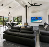 1 Oak - Rye Back Beach Accommodation - Taree Accommodation