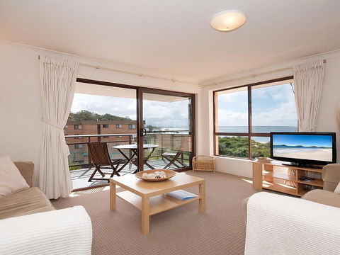 11 'Promenade' 8 Intrepid Close - Air Conditioned Unit With Beautiful Water Views - Taree Accommodation 3