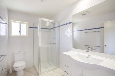 11 Riley St - Stylishly Modern - Taree Accommodation 2