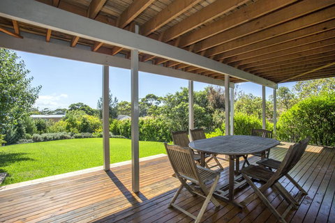 11 Riley St - Stylishly Modern - Taree Accommodation 3