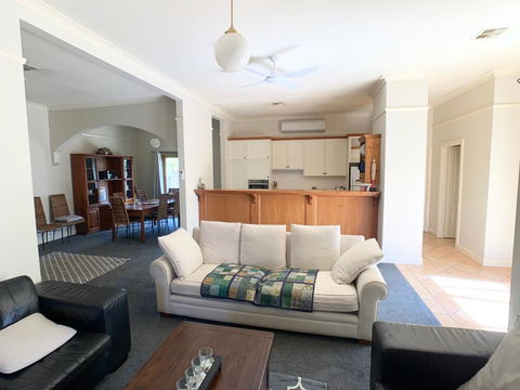 123 Hill St, Heart Of Orange, Double Brick - Taree Accommodation 2