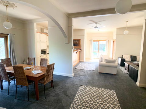 123 Hill St, Heart Of Orange, Double Brick - Taree Accommodation 1