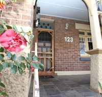 123 Hill St Heart of Orange Double Brick - Taree Accommodation
