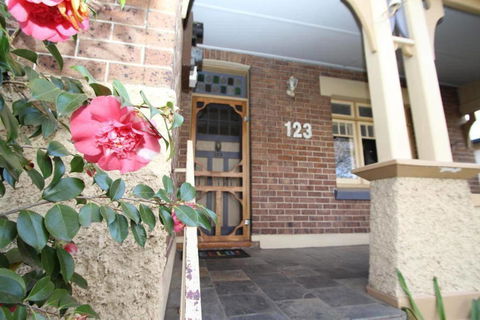 123 Hill St, Heart Of Orange, Double Brick - Taree Accommodation 0