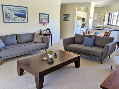 13' Mistral Court', 17 Mistral Close - Walk Across To Little Beach! - Taree Accommodation 2