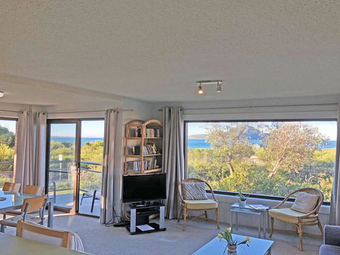 14 'Intrepid', 3 Intrepid Close - Unlimited Magnificent Water Views - Taree Accommodation 3